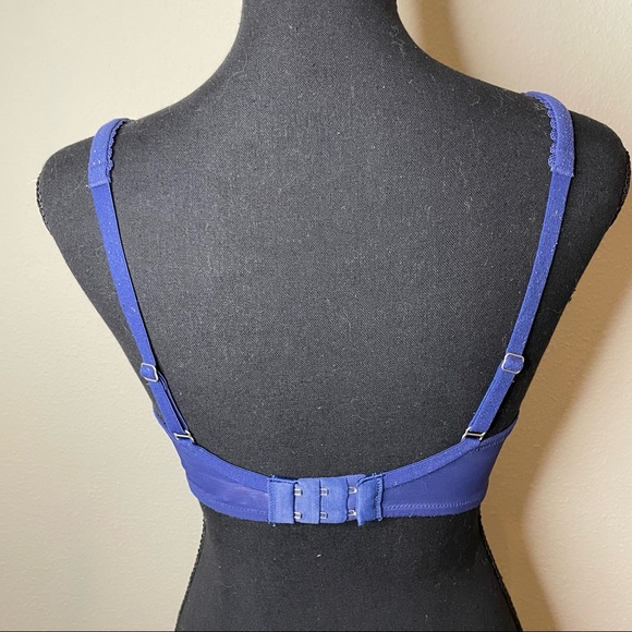 [Victoria’s Secret] Body By Victoria Lined Demi - Picture 4 of 8